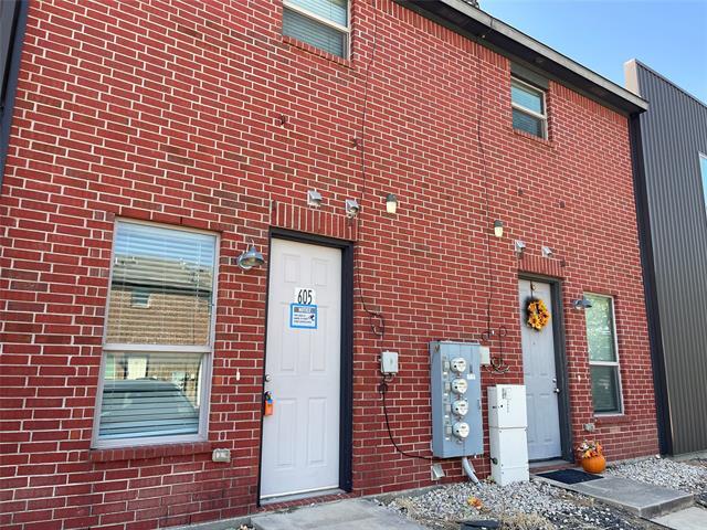 Building Photo - 3621 Valley Vista Dr