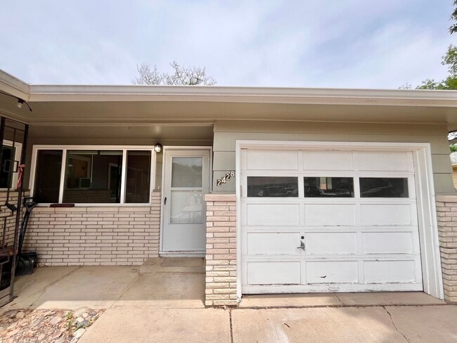 Photo - 2430-2430 Clearview Ave Unidad 2428