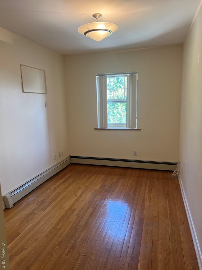 Photo - 25-65 23rd St