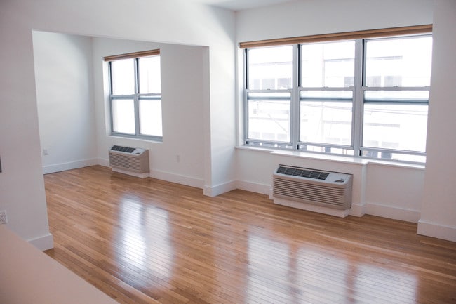 Photo - 366 West Side Ave