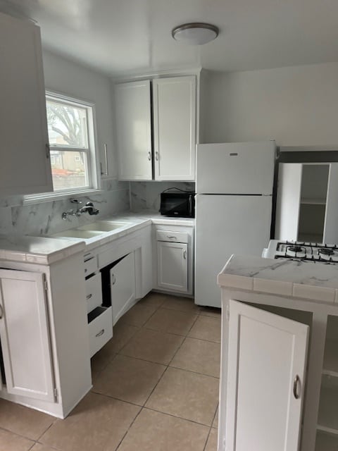 Kitchen - 11368 Washington Pl Unit A