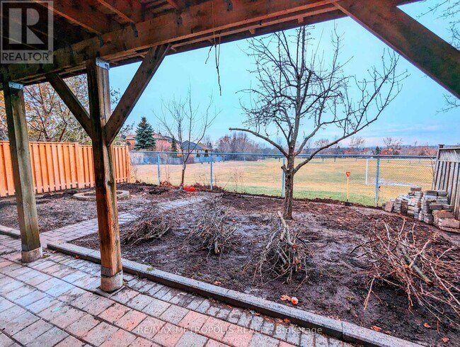 Photo - 102 Hibbard Dr