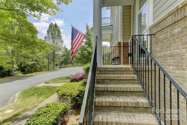 Photo - 1132 Drayton Ct