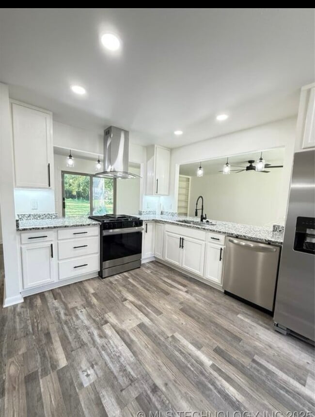 Photo - 5701 S Rockford Pl