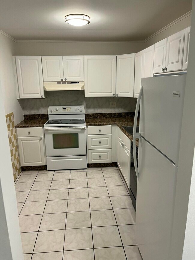 Building Photo - 4304 NW 9th Ave Unit 3-1-A