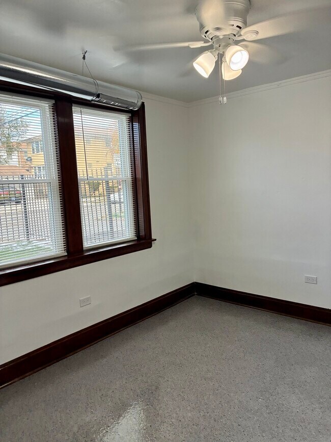 Photo - 5215 W Potomac Ave Unidad B