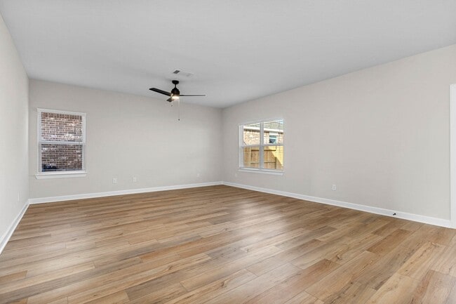 Photo - 1006 Whispering Winds Dr