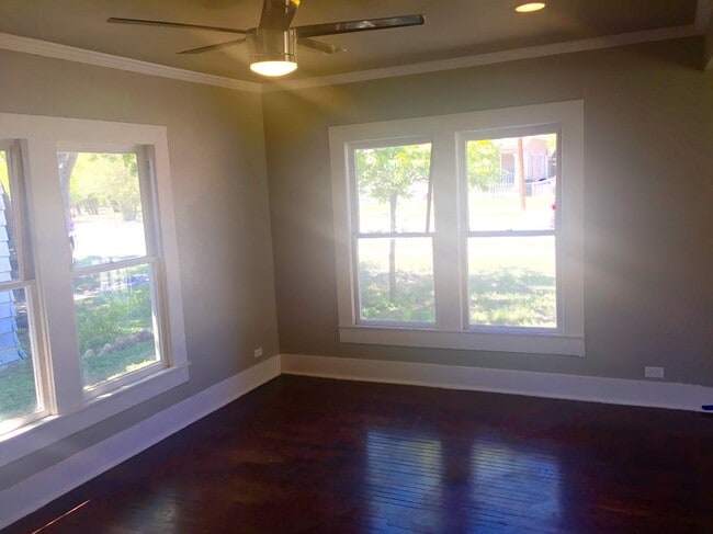 Photo - 230 Porter St