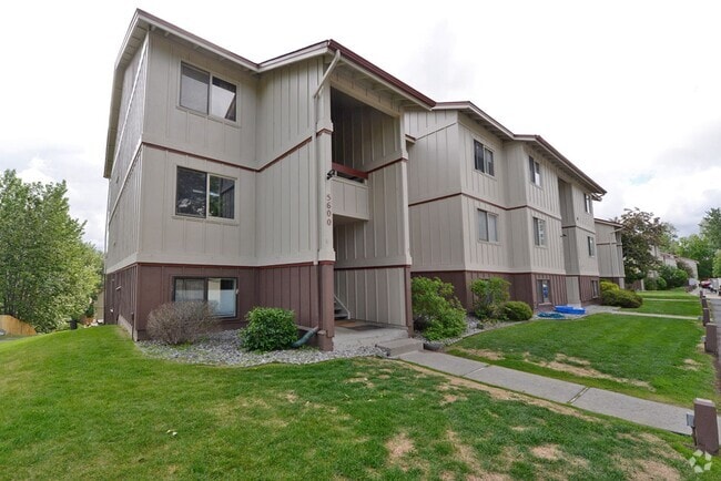 Building Photo - Convenient East Side Condo