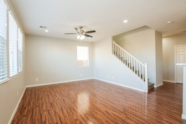 Photo - 5836 Sierra Cliff St