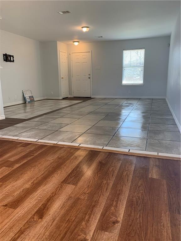 Photo - 328 Almquist St