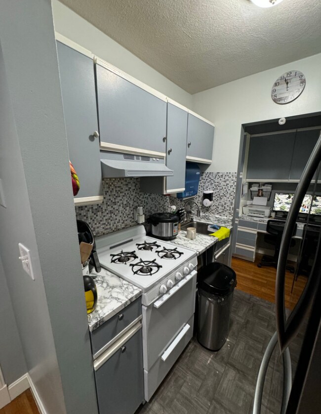 116 London St Apartments Unit 120 4 Boston, MA