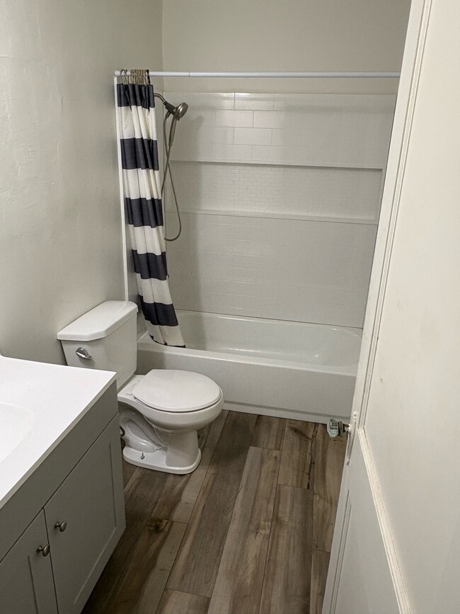 Photo - 728 W Kansas Ave