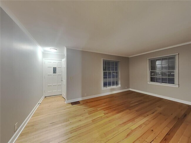 Photo - 2942 Zenith Ave N