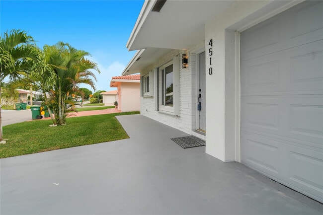 4510 NW 49th Dr