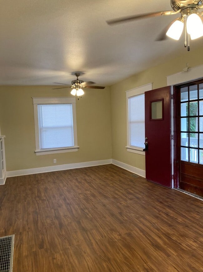 Photo - 1003 W Main St