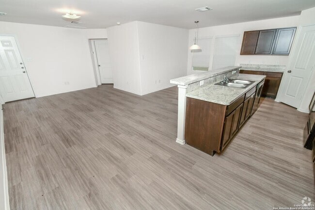 Building Photo - 10383 Clearwater Wy Rental