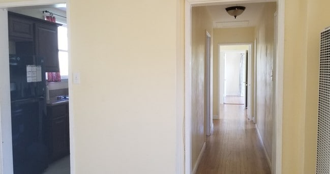 Photo - 1033 E Glenoaks Blvd Unidad 1033 1-2