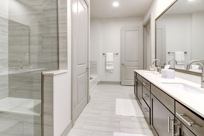 Photo - 1211 Caroline-449.2 Unit 449.2