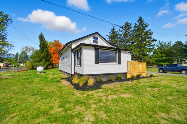 Photo - 6290 Piquad Rd