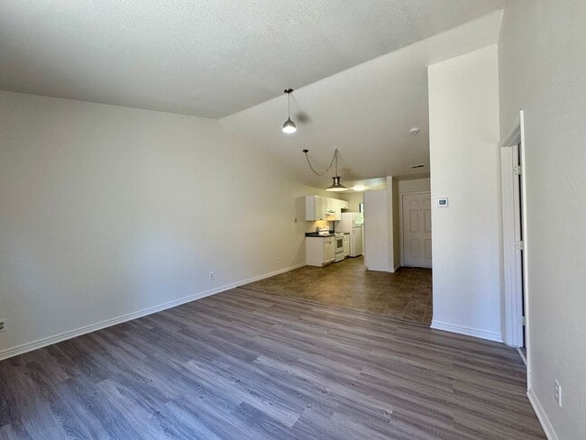 Photo - Spacious 2 Bed 2 Bath Condo in Aurora! Across from Community Pool!!