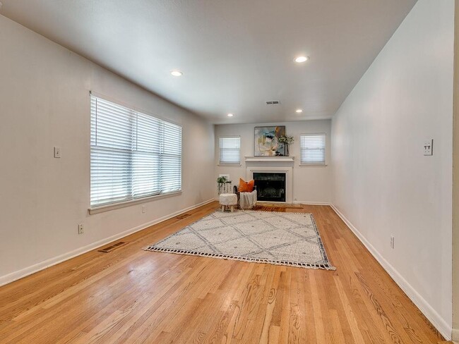 Photo - 2644 Lakeside Dr