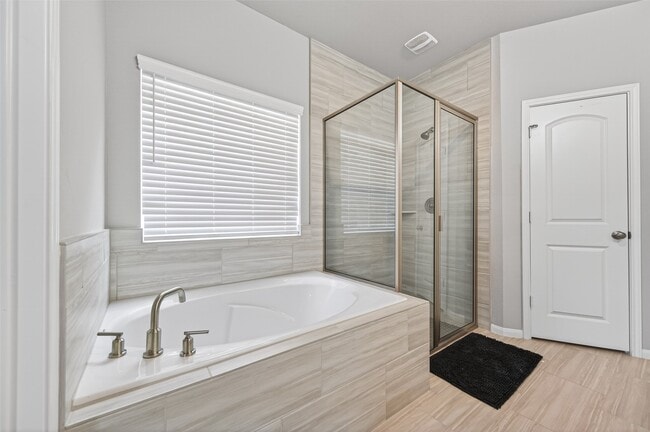 Building Photo - 11676 Whirlaway Dr