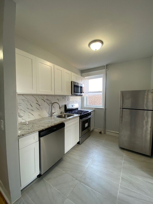 Photo - 6th at West Hoboken - Union City, NJ