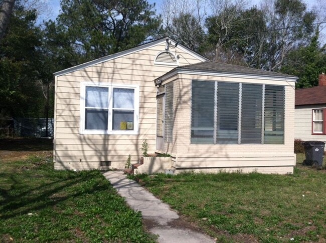 2 Bed, 1 Bath Home - 2 Bed, 1 Bath Home