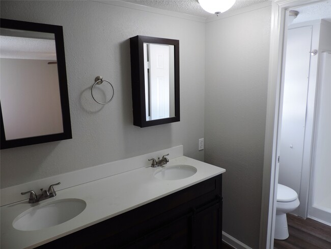 Photo - 1668 FM 2518 Rd