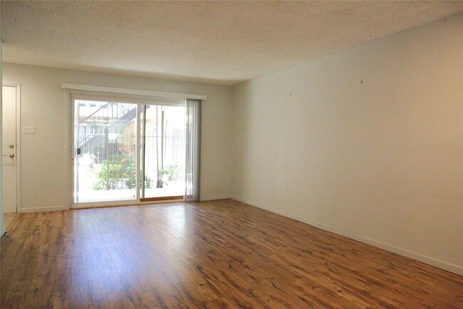 Photo - 5323 Fleetwood Oaks Ave Unit 156