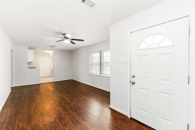 Photo - 3122 Sunnydale Dr