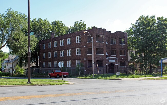 Lindale - Lindale Apartments