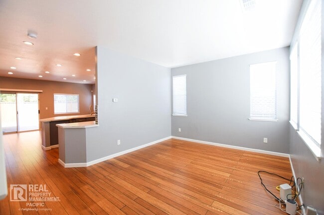 Photo - Newly Renovated 4 Bedroom with Parking
