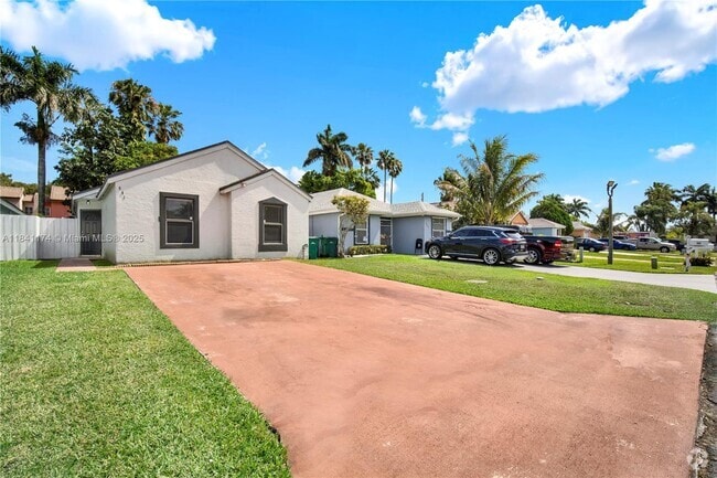Building Photo - 941 SW 7th Ct Rental