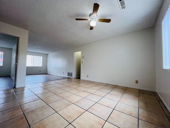 Light-Filled 4-Bed in San Pedro | Garage Parking, Utilities Included, Prime Location