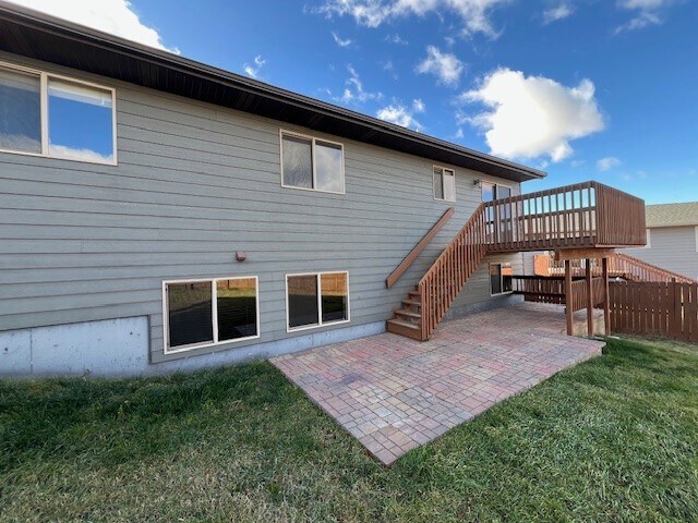 Photo - 918 Haakon St