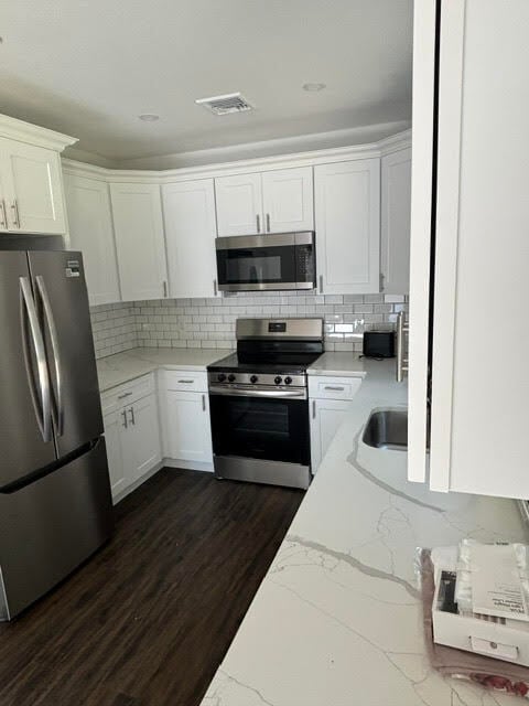 Photo - 144 N Main St Unit Front Apt