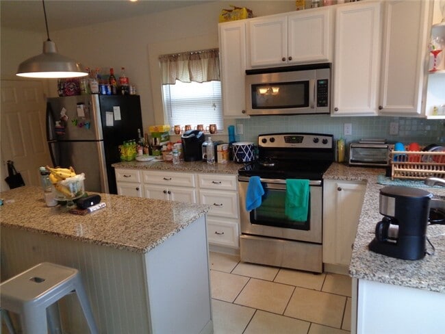 Photo - 20 Narragansett Ave