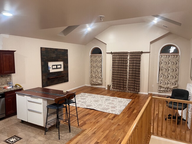 Photo - 260 Boyd Ave