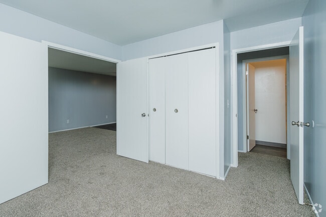 2BR, 1BA - 880SF - Secondary Bedroom