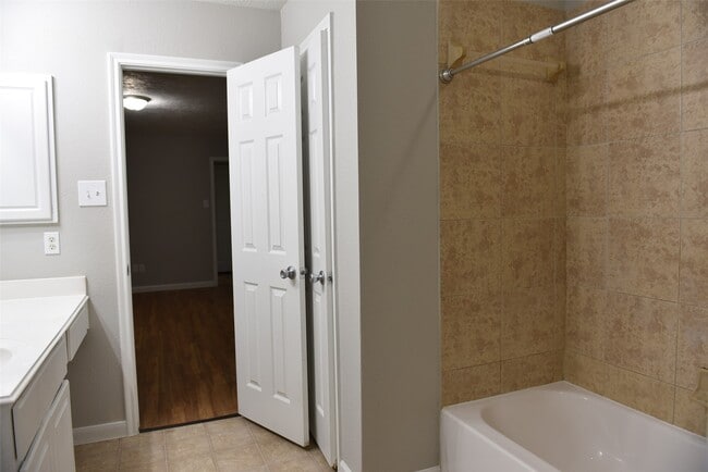 Photo - 18214 Tupper Bend Ln