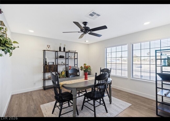Photo - 712 Glen Abbey Cir