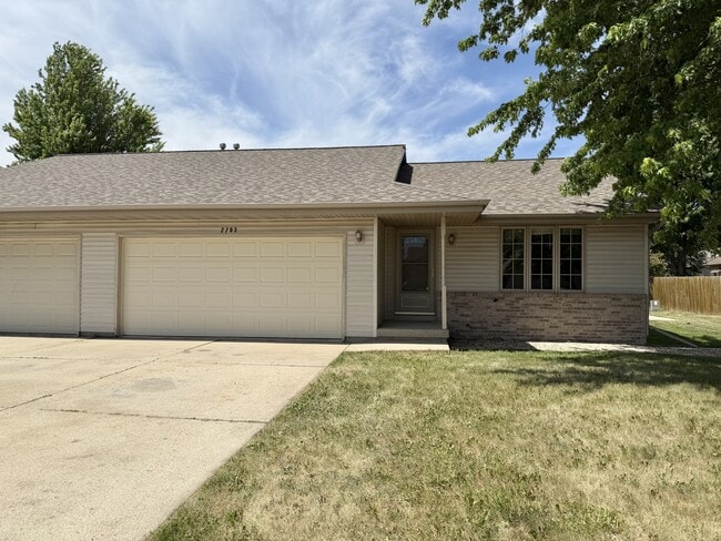 Photo - 2701-2703 N Wuthering Hills Dr