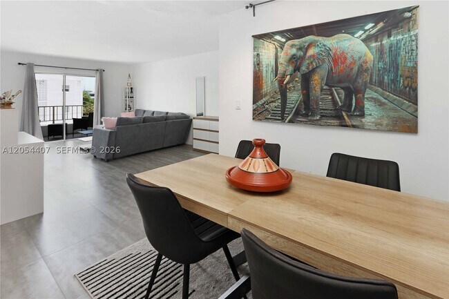 Photo - 1580 West Dr Unit 504