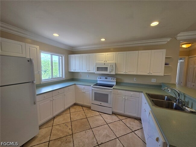 Photo - 820 Rue Labeau Cir