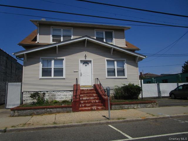 Building Photo - 99 E Merrick Rd Rental