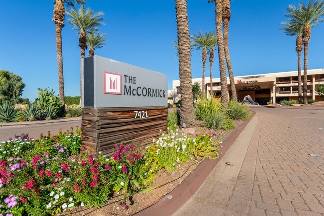 Building Photo - RESORT Style FULLY-FURNISHED Condo in Para... Unit 49