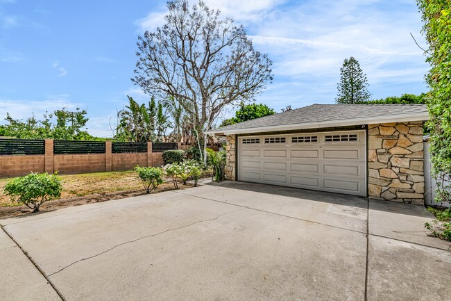 Photo - 13004 Lull St Casa