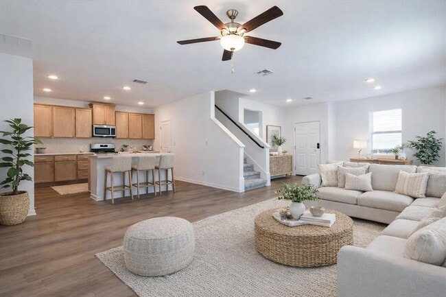 Photo - 108 Makinaw Rd